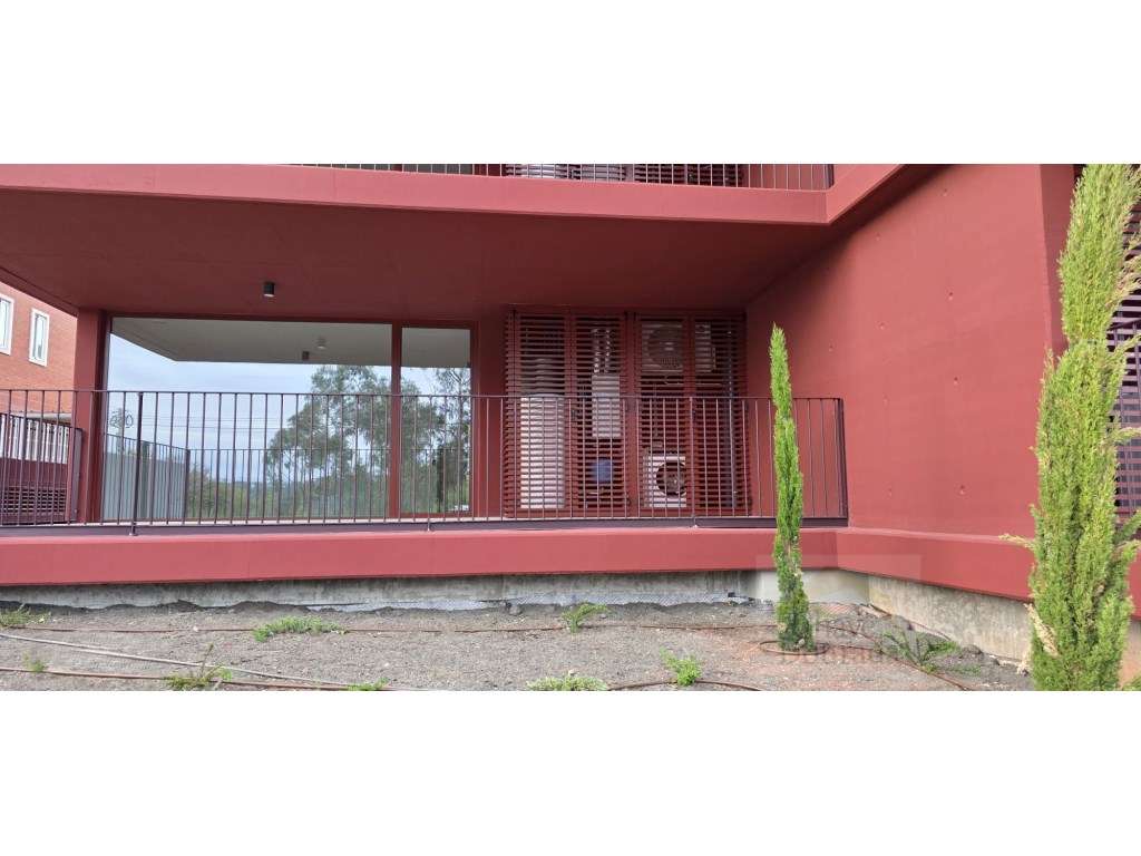 Apartamento T2 de luxo a estrear no Alto de São João-21