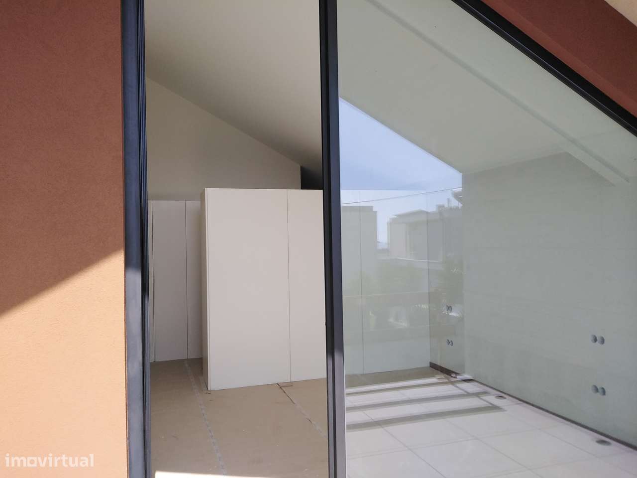 MORADIA NOVA com Piscina e Jardim - Junto ao Mar .-35