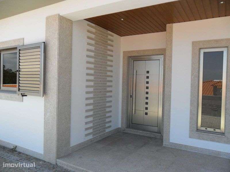 Vivenda Térrea Independente com piscina - Grande imagem: 4/4