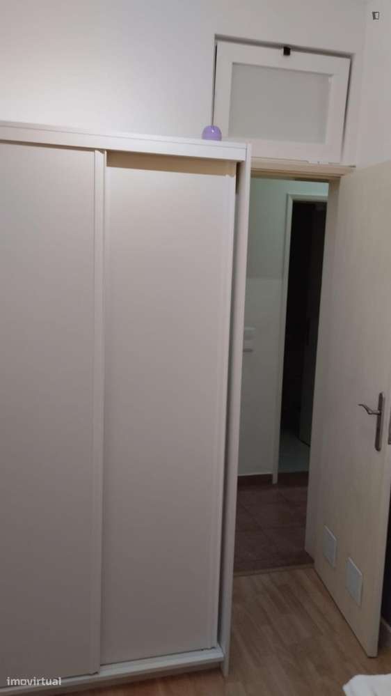Quarto - localizado em Arroios Lisbon - Grande imagem: 3/10
