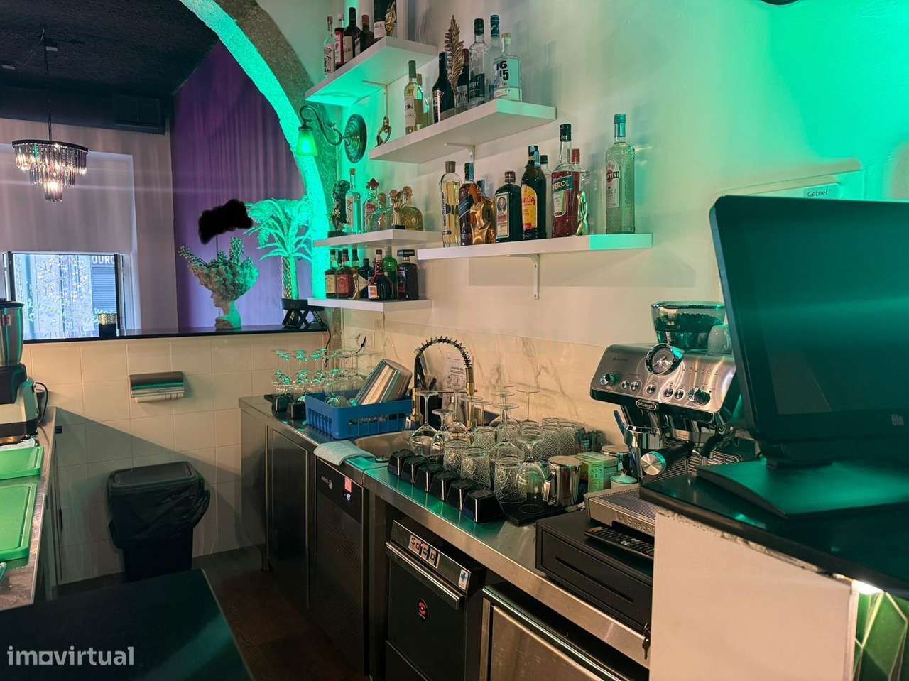 Bar totalmente renovado na Estrela / Lisboa-5