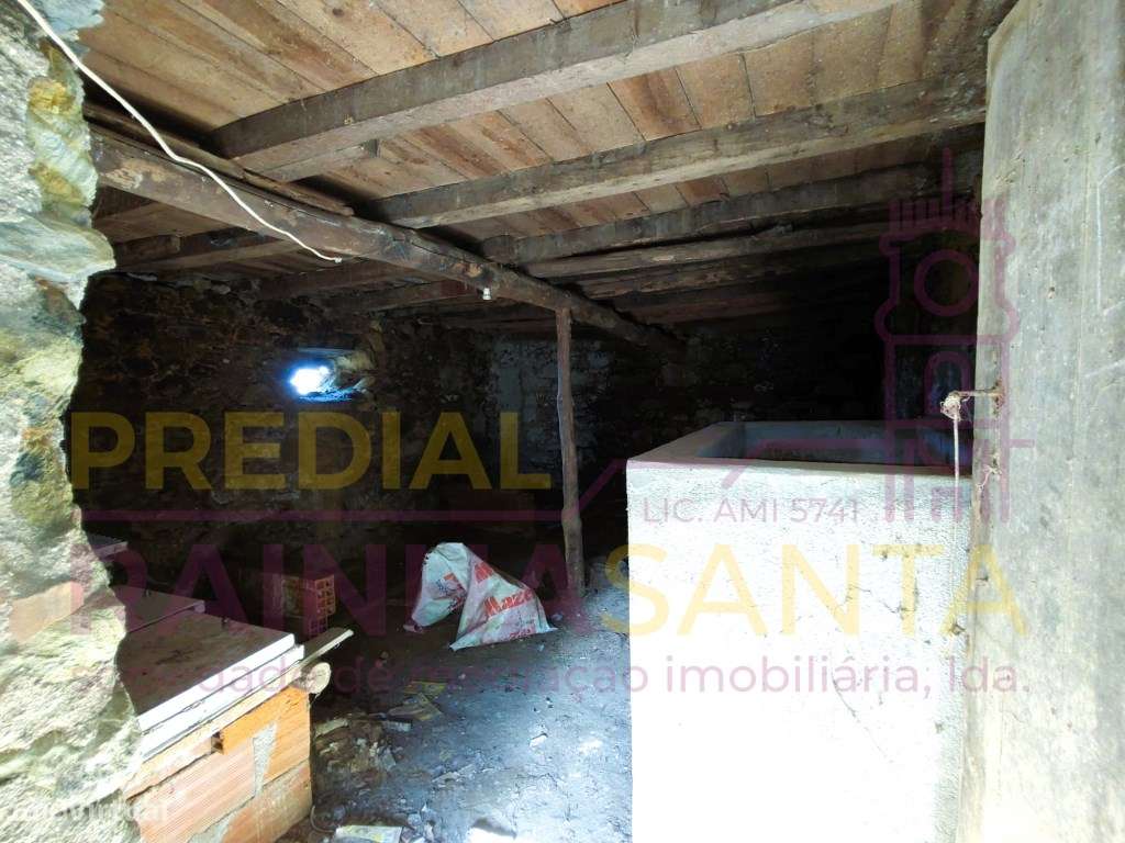 Moradia da aldeia para reabilitar-15 Km de Coimbra-12