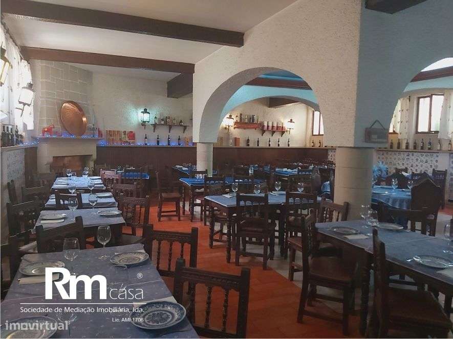 excelente prédio na Av. Emidio Navarro, junto ao Parque da Cidade-42