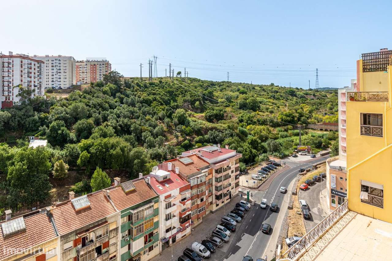 T2 em Queluz-Belas com Parqueamento-17