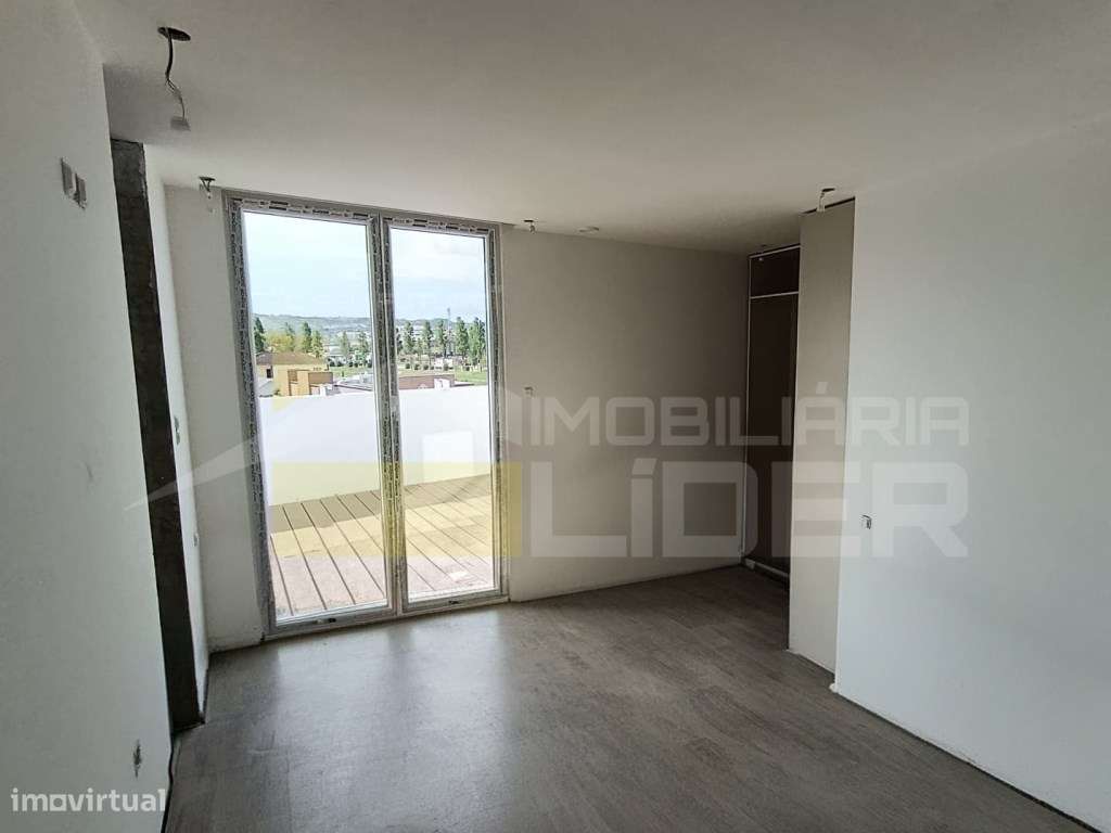 T4 penthouse duplex na Lourinha-34