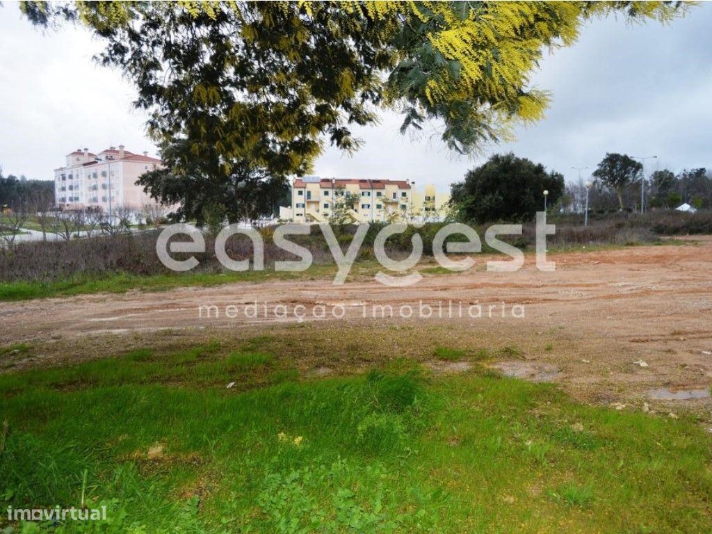 Lote urbano com 135m2 localizado à entrada de Ferreira do Zêzere - Grande imagem: 1/12