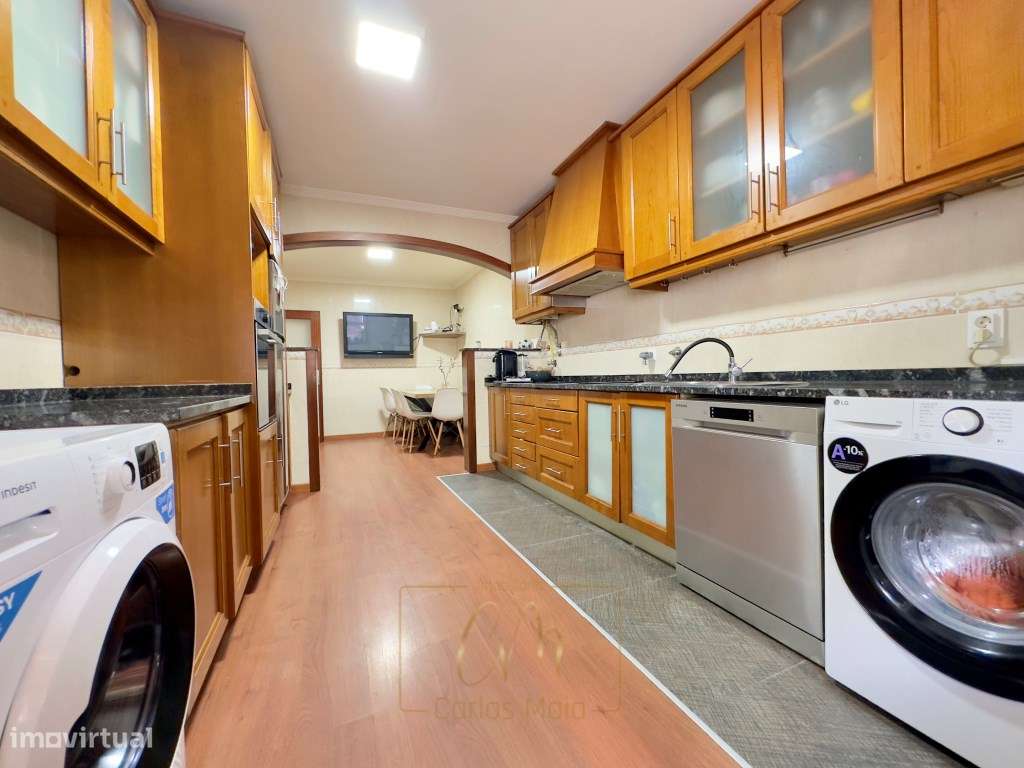 Moradia T4 com terraço, Sótão e Garagem-1