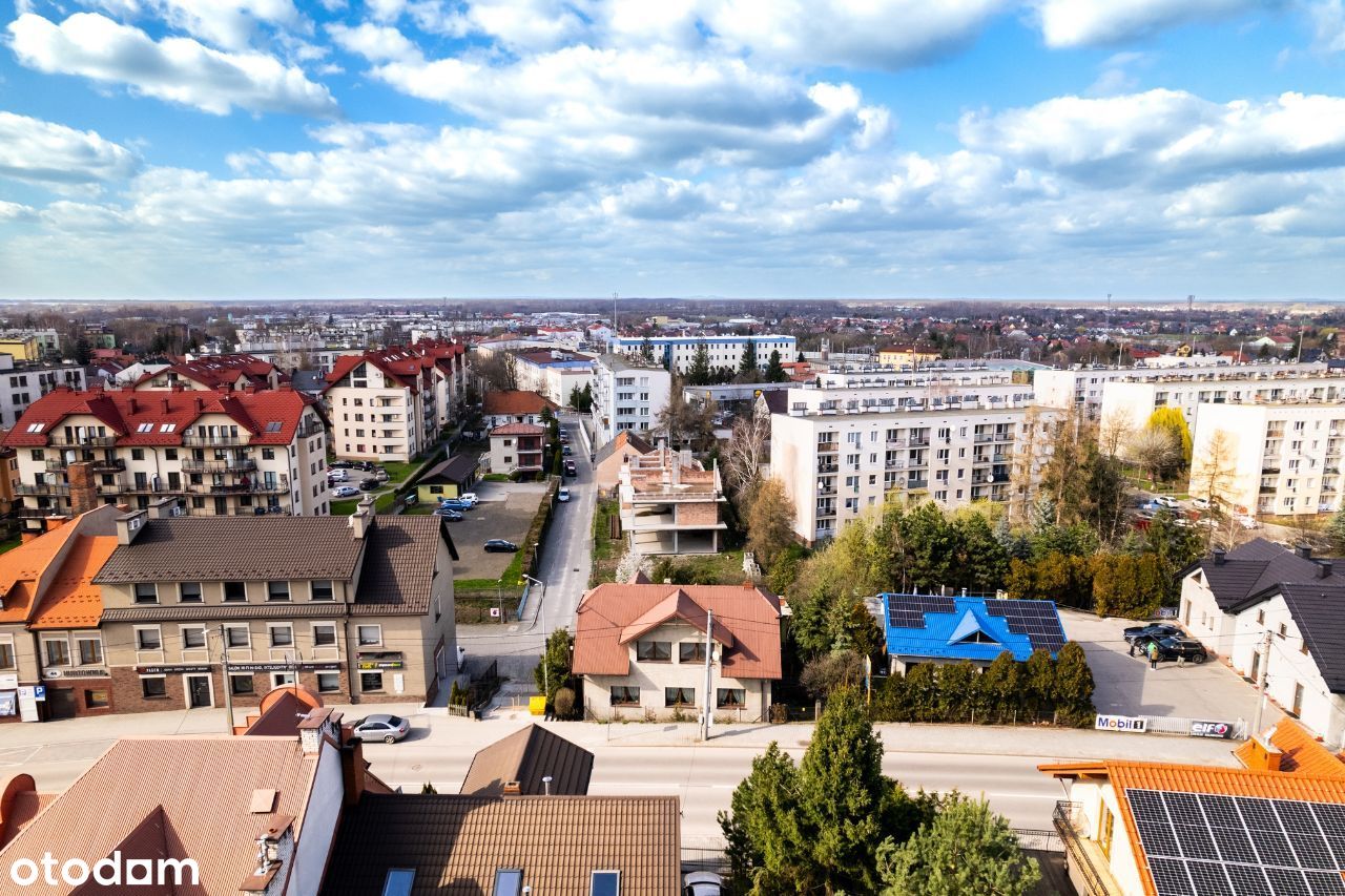 Sprzedam dom i budynek usługowy w centrum Bochni