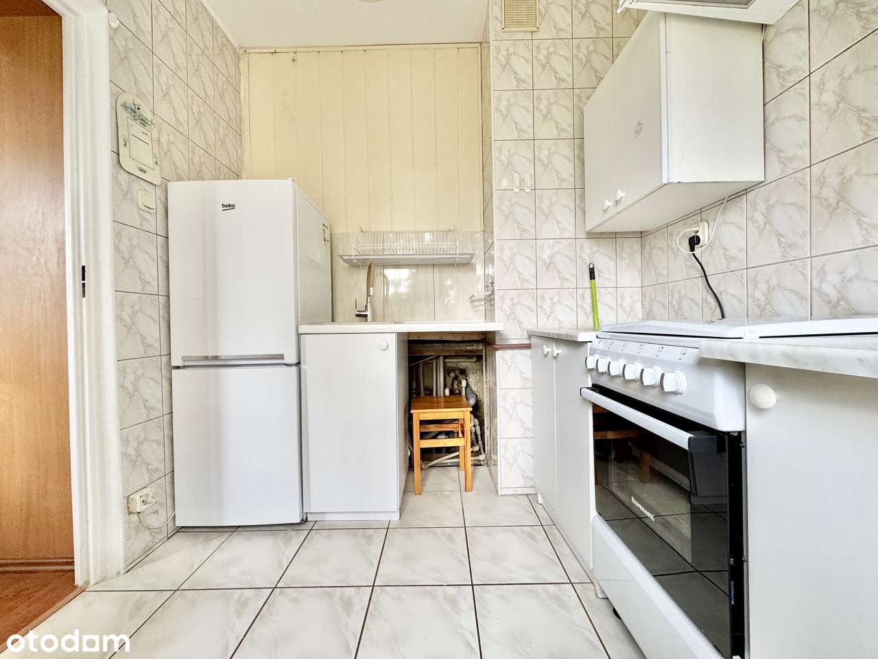 Przestronna kawalerka z oddzielną kuchnią do własnej aranżacji-4