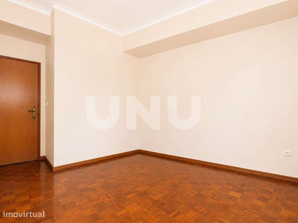Apartamento T3, com terraço e lugar de estacionamento, no centro da...-23