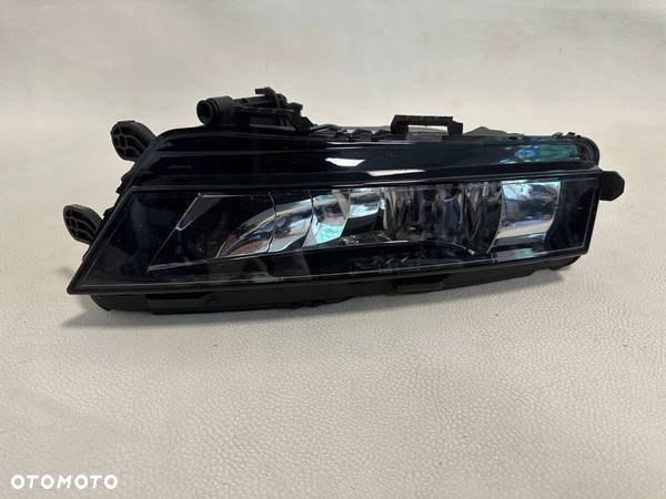 Skoda Octavia LIFT III DRL halogen 5e0941700F - 1