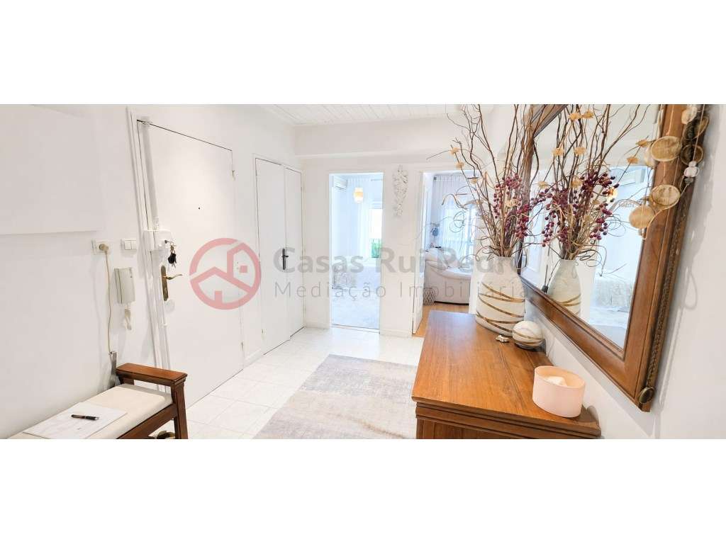 Apartamento T2 Remodelado em 2015 com Excelentes Áreas e Localizaçã...-8