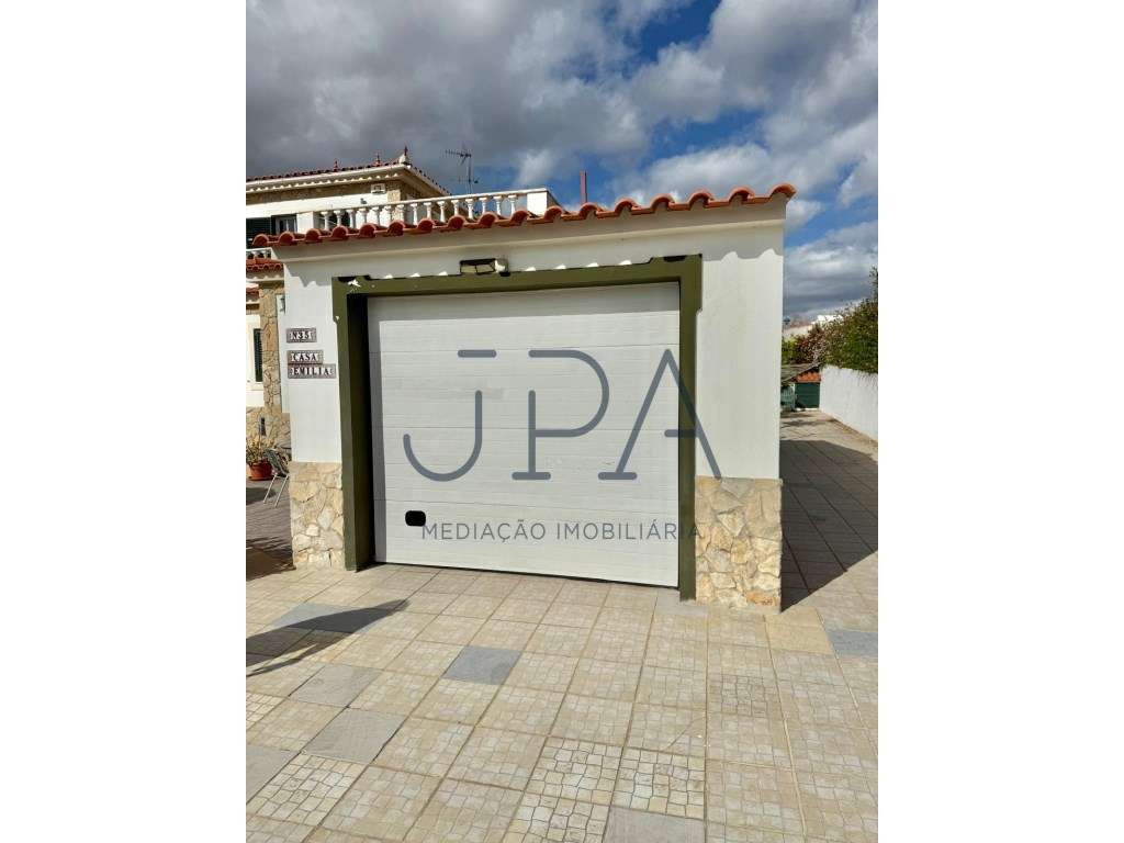 Moradia Isolada V4 +1 com Piscina e Garagem,Quinta do Sobral-46