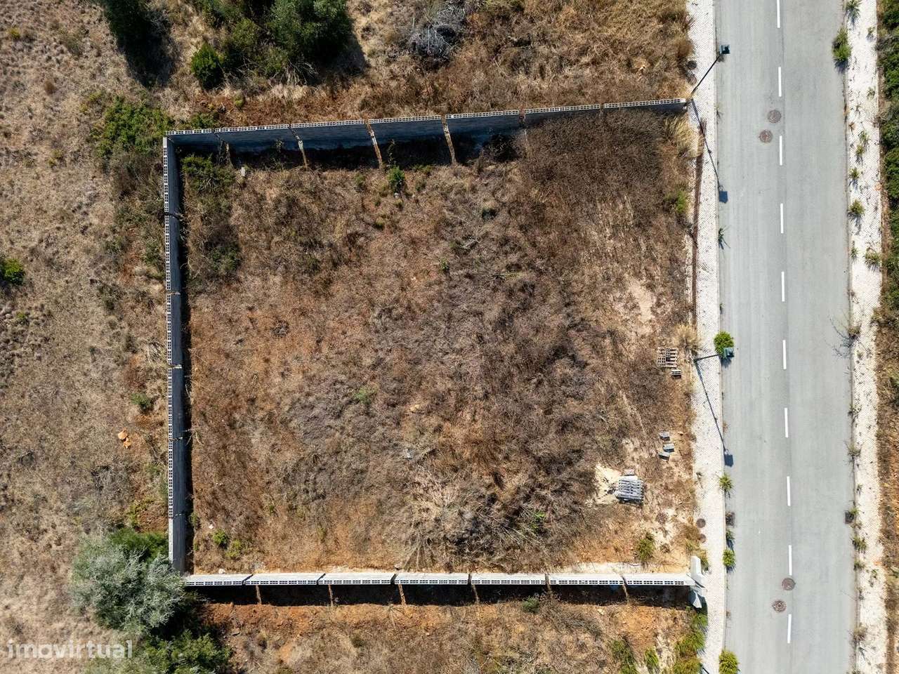 FANTÁSTICO TERRENO URBANO PARA CONSTRUÇÃO PARA VENDA EM MONTE LEMOS, P - Grande imagem: 3/7