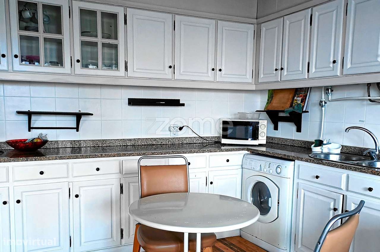 Apartamento T3 de cobertura, com terraço e garagem-6