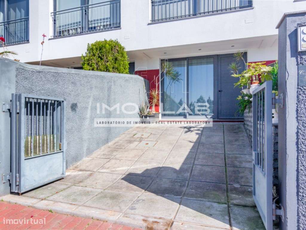 Moradia T2+1 - Câmara de Lobos - Vista Mar e Vista Montanha-5