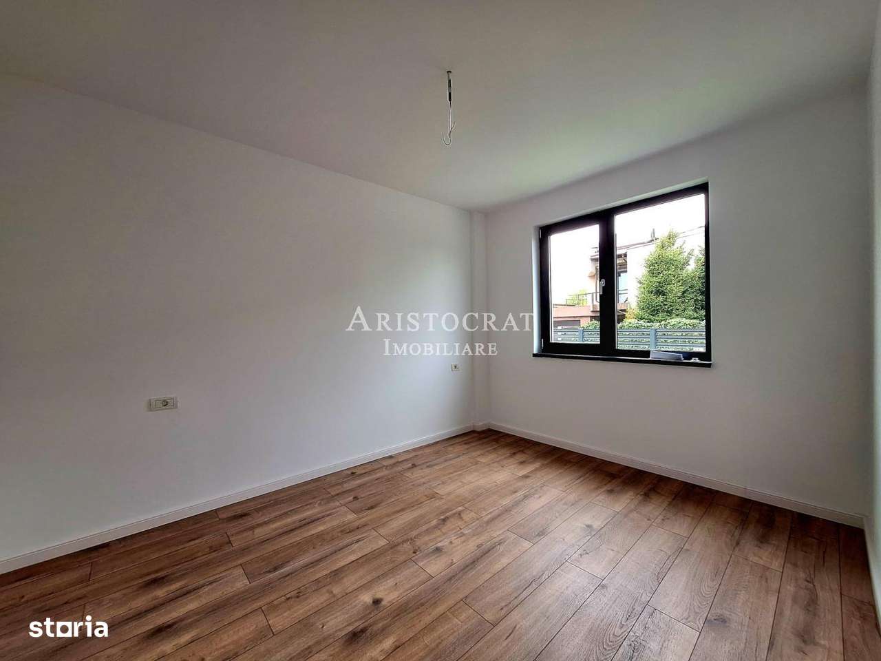 Vila 5 camere cu garaj langa Paradisul Verde - Imagine principală: 5/15