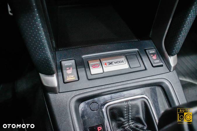 Subaru Forester 2.0 XT Platinum Lineartronic - 27