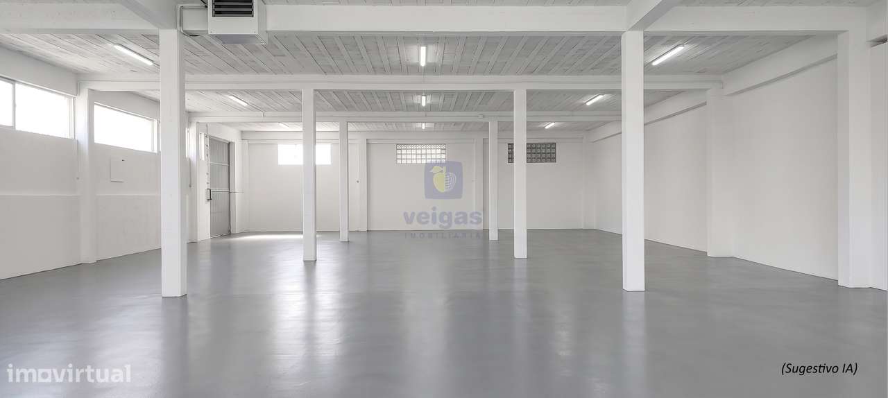 Armazém industrial com 4.107m2 de área e 7.300m2 de terreno, Marinha G-14