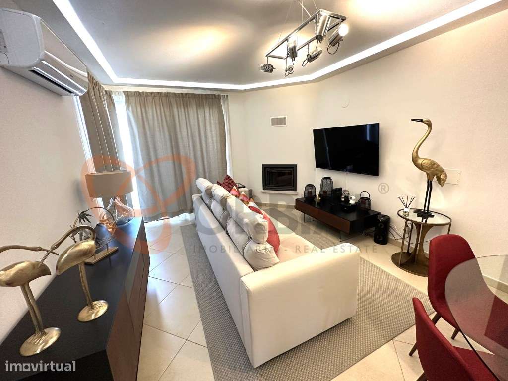 Moradia para venda com 5 quartos mobilada e com piscina e garagem e... - Grande imagem: 5/45