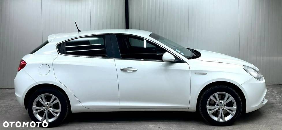 Alfa Romeo Giulietta 2.0 JTDM Distinctive - 13