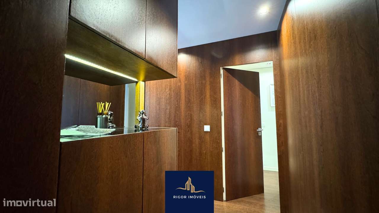 Apartamento Renovado T2 | Póvoa de Varzim - Centro | Exclusivo - Grande imagem: 4/33