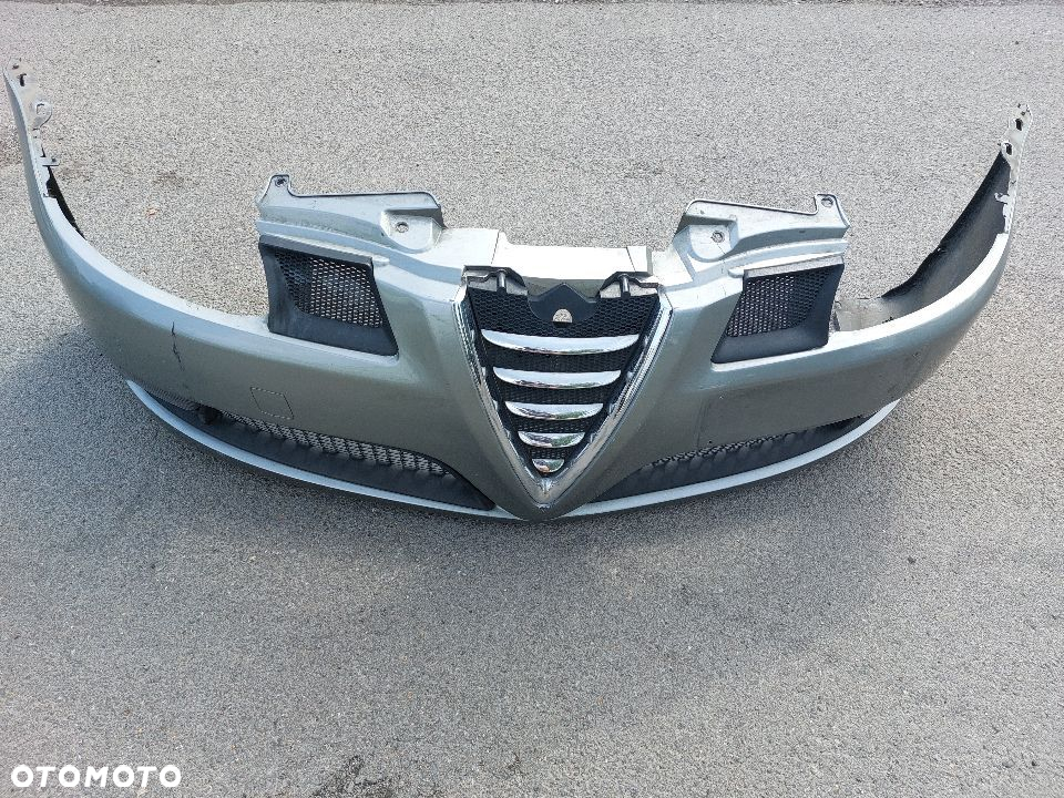 Zderzak przedni Alfa Romeo GT - 2