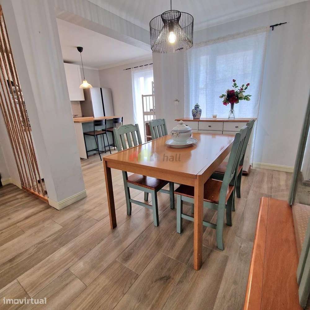 Moradia T3 renovada em zona tranquila de Azeitão - Grande imagem: 4/59