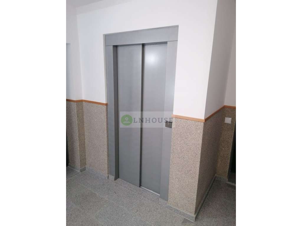 Apartamento de tipologia T1 novo a 250 m da praia de Monte Gordo.-21