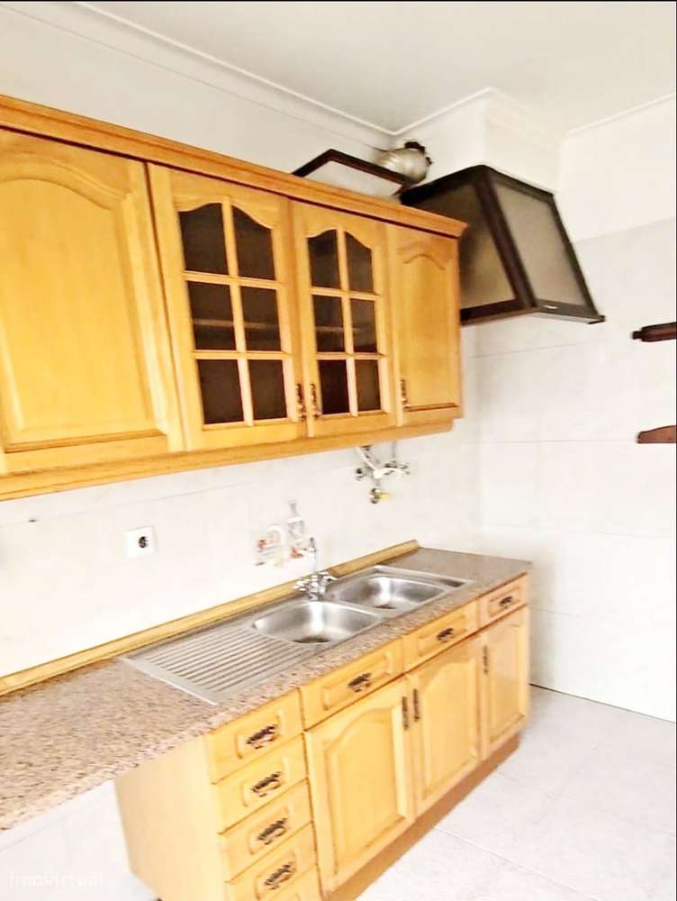 Excelente T2 com Arrecadação, no Casal do Cotão-11