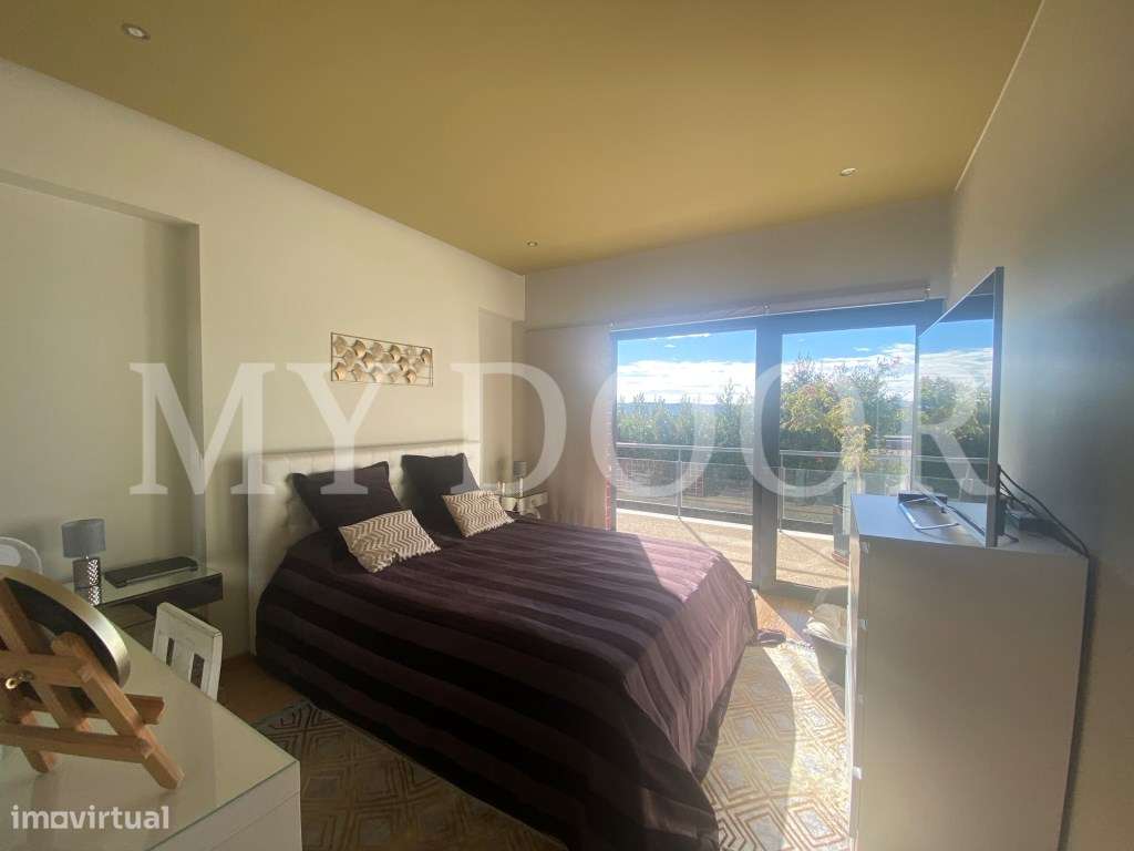 Loures - V4+1 Moradia c/ Piscina Privada - Varanda - Box + 2 parque...-40