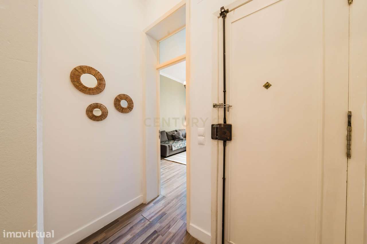 T2 com Amplo Terraço Privativo em Lisboa-17