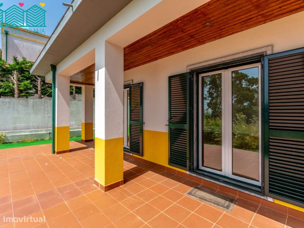 Moradia T5 com Jardim e Garagem em Oeiras-36