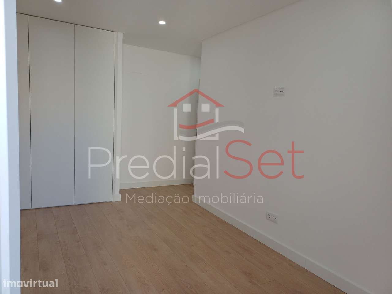 Apartamento T3 Totalmente Renovado- Montalvão-Setubal-15