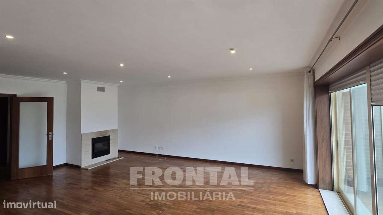 T3 Duplex em Condomínio Fechado com Piscina | Lavra, Matosinhos-7