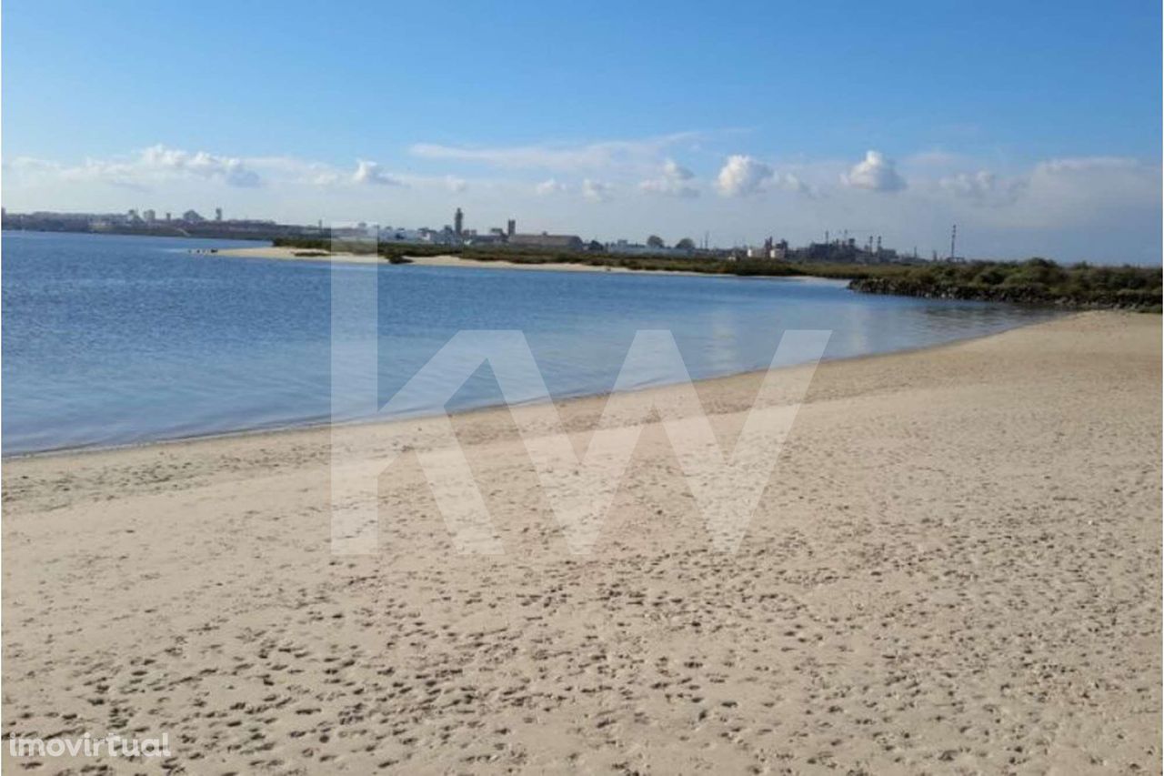 Ilha Idílica em Pleno Tejo com Praia Privativa a 10 minutos do Montijo