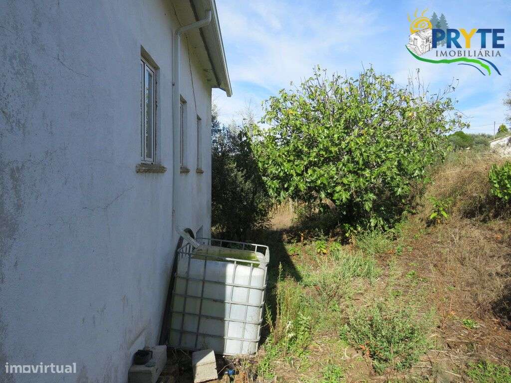 Moradia T3 situada em Outeiro da Lagoa, a apenas 5 minutos da Sertã-6