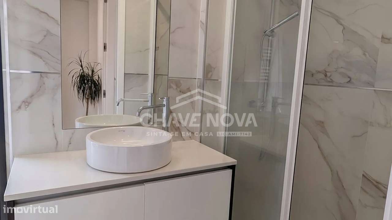 Apartamento T3 c/ Terraço (77.35m2) e Garagem Box em Mafamude-16