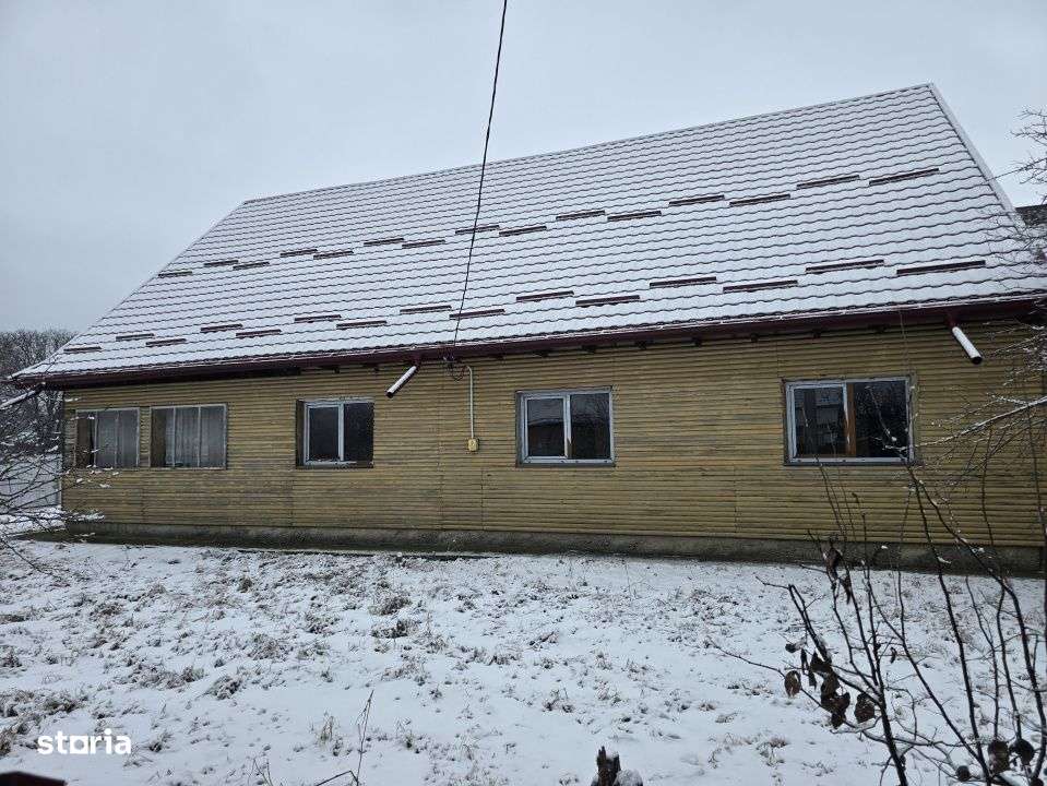 Casa in zona linistita Targul Neamt-0