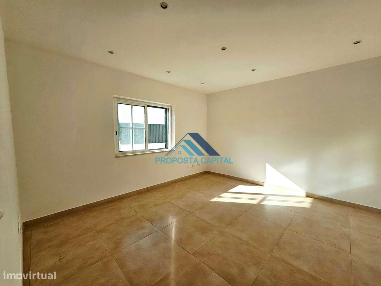 Moradia T4 com excelentes áreas exteriores - Oportunidade Única...-15