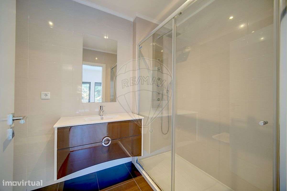 Moradia T4 para venda-12