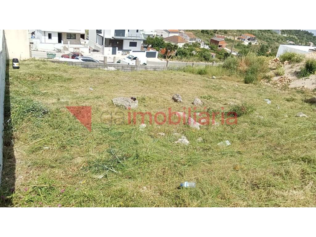 Terreno Urbano em Vialonga com Projeto Aprovado-8