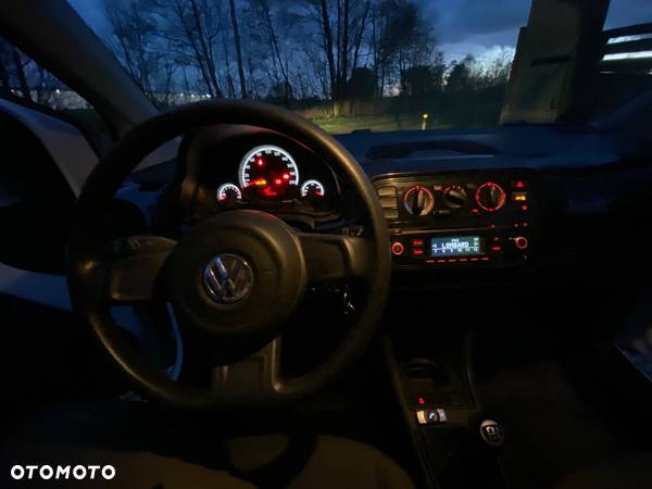 Volkswagen up! 1.0 move - 8