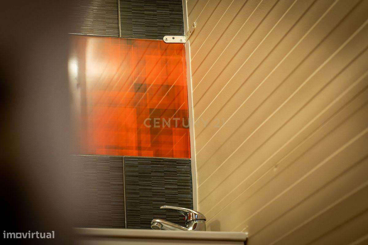 Moradia T2 no Típico Bairro do Quebedo, Charme e Tradicional no Coraçã-23