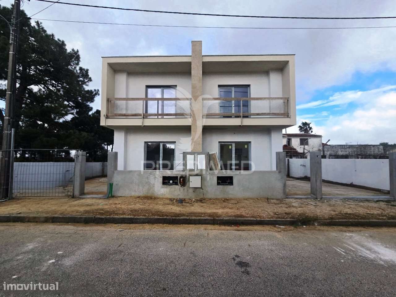 Moradia Geminada T3 c/Pérgula, P.General - Fernão Ferro - Grande imagem: 2/29