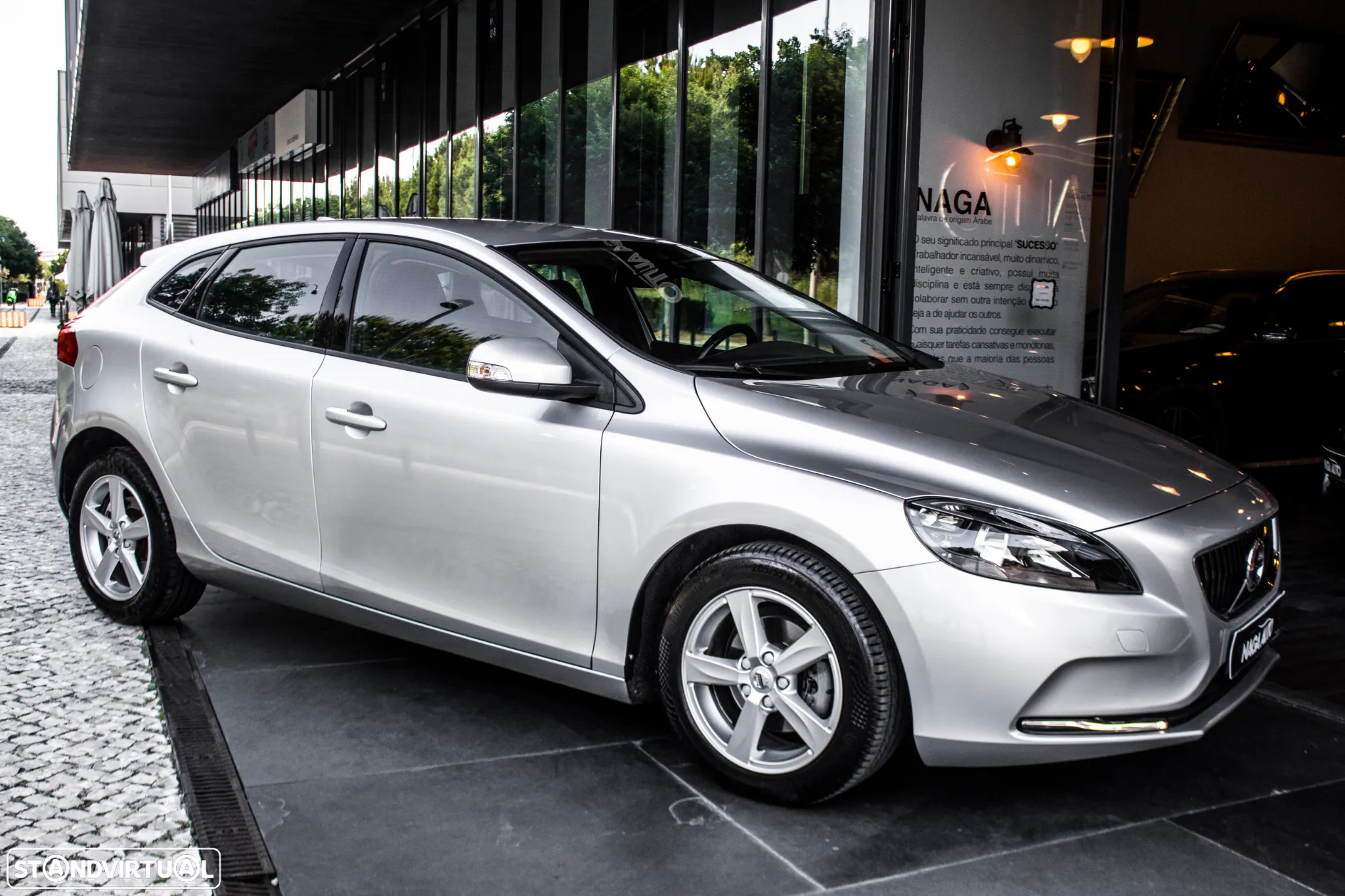 Volvo V40 2.0 D2 Momentum - 6