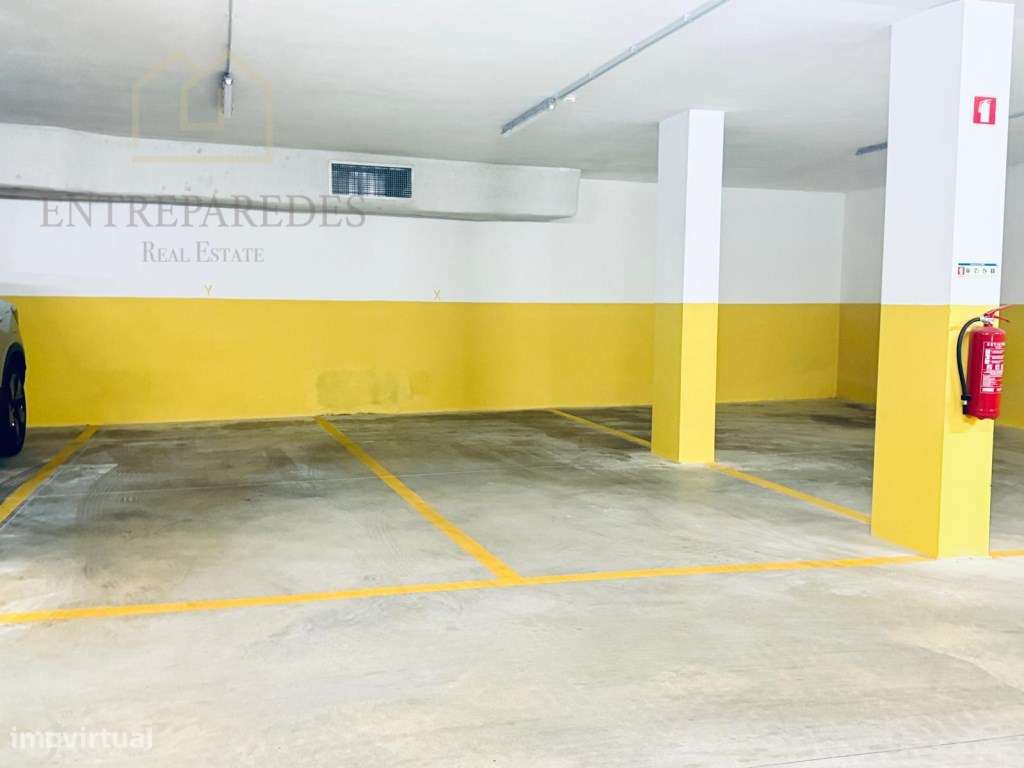Apartamento T2 com terraço e garagem no centro de Espinho para comprar-18