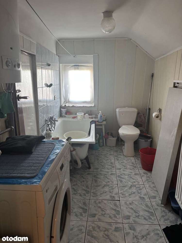 Okazja! Samodzielna góra domu, ładna działka,kameralne miejsce.-11