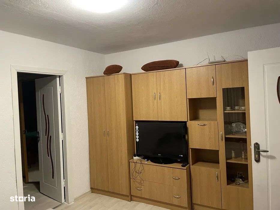 Rovinari - Vanzare apartament 3 camere - Str. Mioritei-5