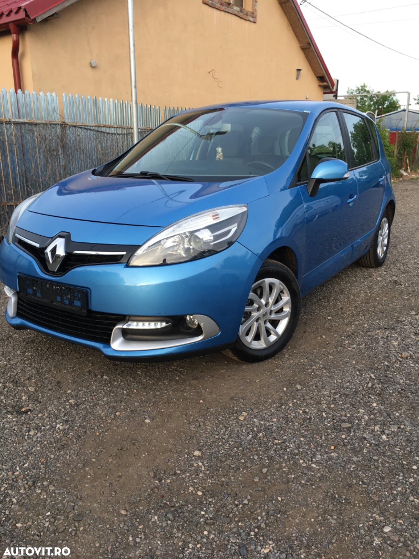 Renault Scenic dCi 110 Paris - 10